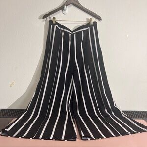 Who What Wear Women's 12 Wide Leg Palazzo Pants Black White Vertical Striped